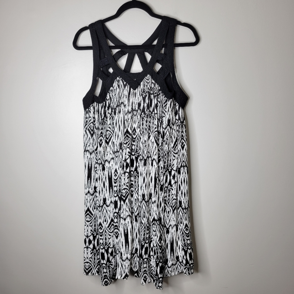 Vnl Styleline Flowy Dress